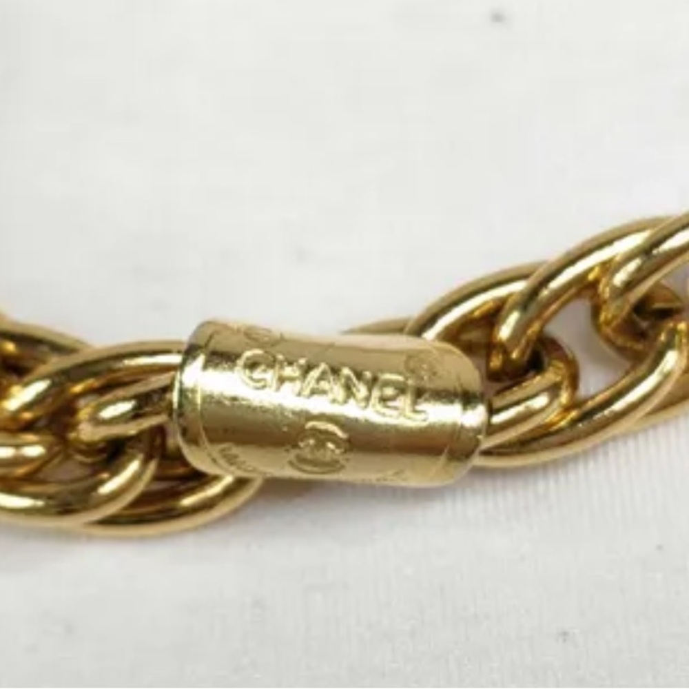 Chanel Vintage Elegant Gold, Red and Green Gripoix Charm   Bracelet - Picture 3 of 4